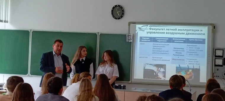 ЭКСПЕРТЫ РАССКАЗАЛИ, ОБЯЗАТЕЛЬНА ЛИ ПРОФОРИЕНТАЦИЯ В ШКОЛЕ.